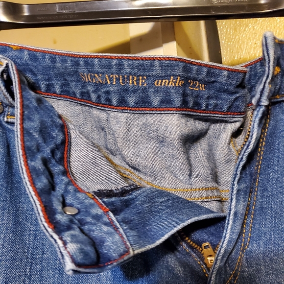 Talbots Denim - Signature Jean's 22Q